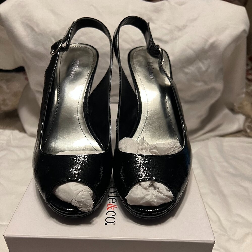 PATENT BLACK STYLE & CO PEEP TOE PUMPS - SIZE 7